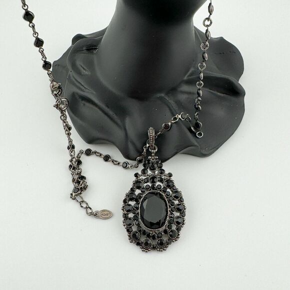 Vintage Monet Necklace Black Pendant Silver Tone Chain Goth Emo Regency Coquette - Picture 2 of 9